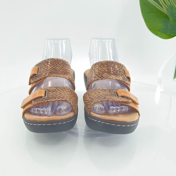 Clarks Women's Delana Fenela Sandal Size 8 Strappy Slide  Leather Casual Shoe - Picture 3 of 14